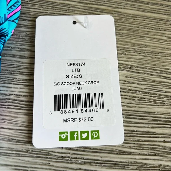 🆕 Next by Athena Scoop Neck Crop in Luau Pattern - Picture 2 of 5